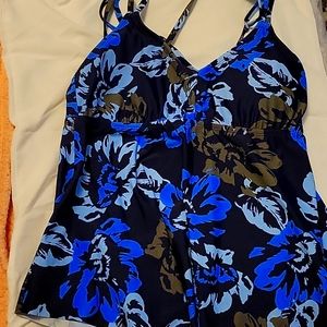 Tropical Tankini top size medium 8-10